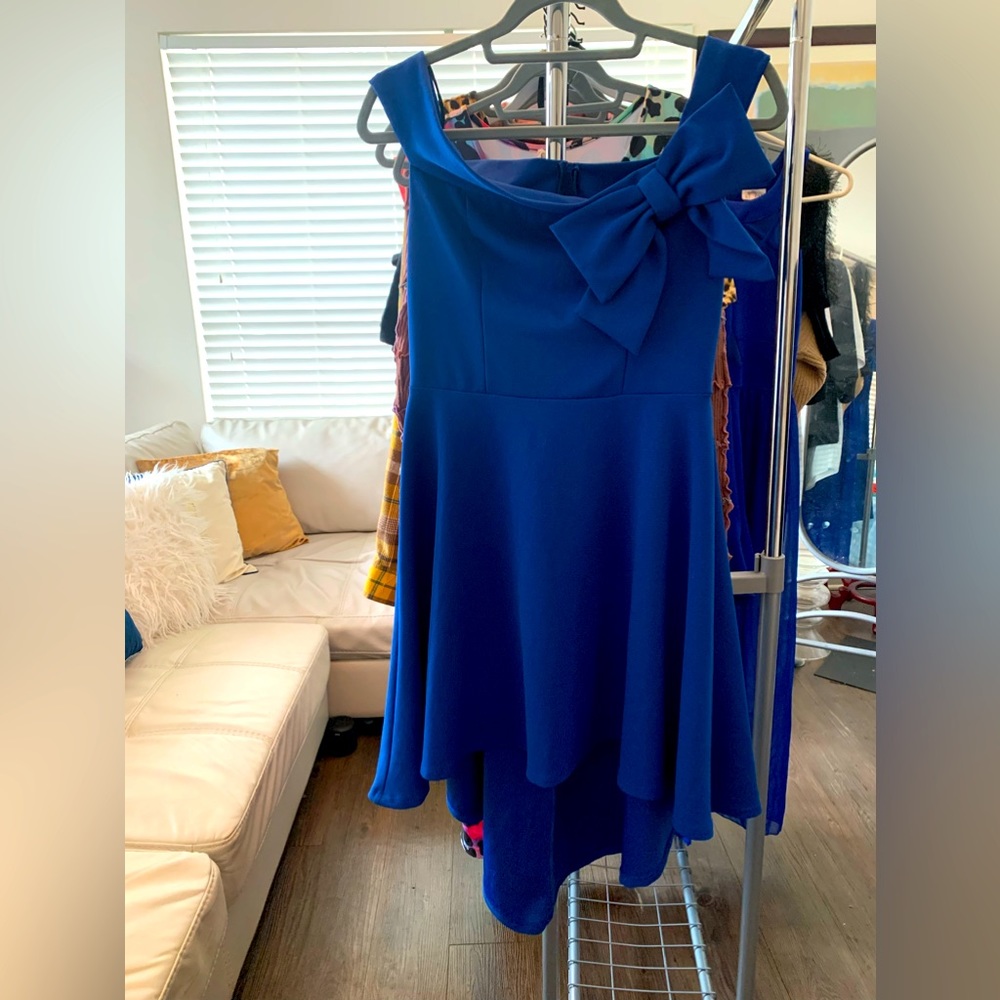 Off-the-shoulder party dress, 11/12.